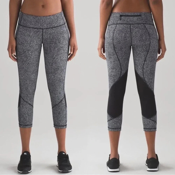 lululemon athletica Pants - Lululemon Pace Rival Crop Line Up in White Black / Black